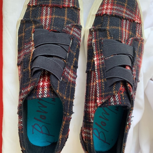Sold!!! Blowfish Marley Slip-On Comfort Sneakers Navy Plaid Women's Size 8. - Picture 2 of 4